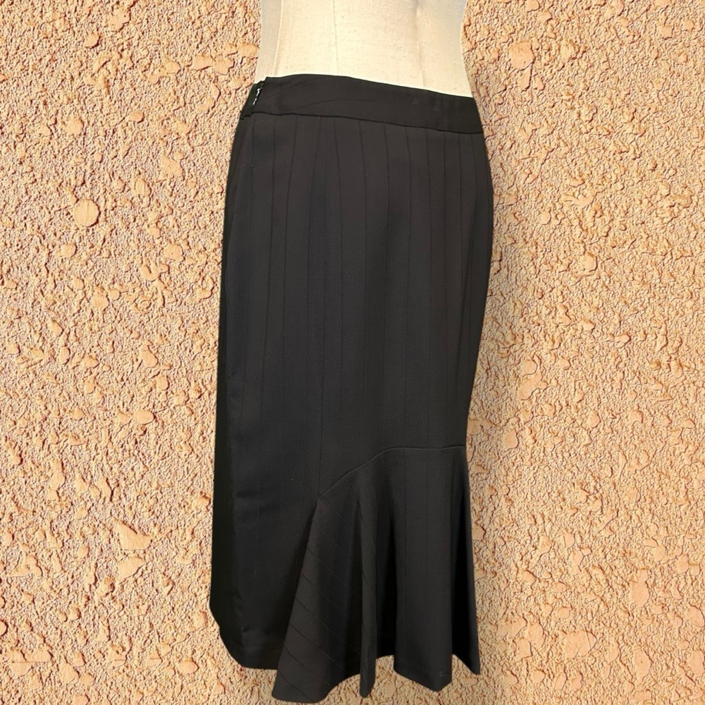Max Mara Black Faint Burnout Stripe Fluted Back Pencil Skirt Size 2 - Picture 8 of 14
